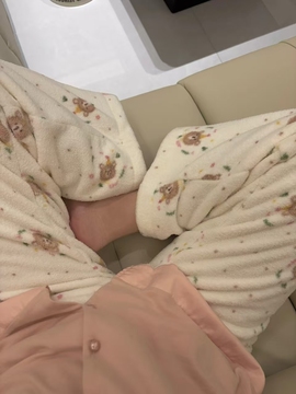小洛洛今天休息主播照片