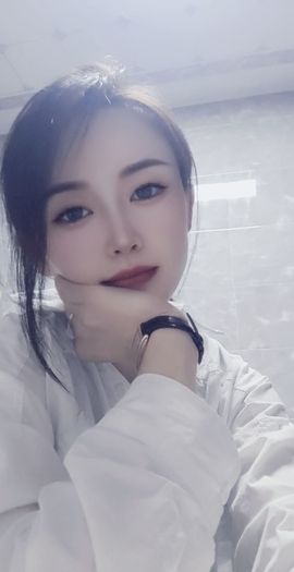 99。唱歌滴主播照片
