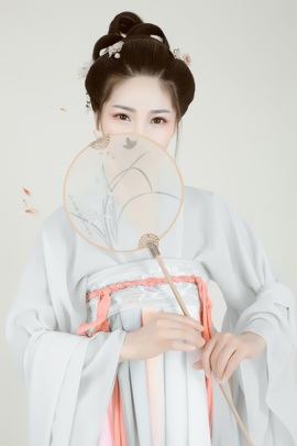 泡芙等光来主播照片