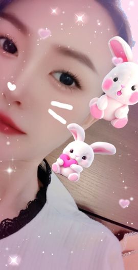 99。唱歌滴主播照片