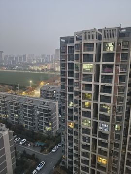 莉莉开心1主播照片
