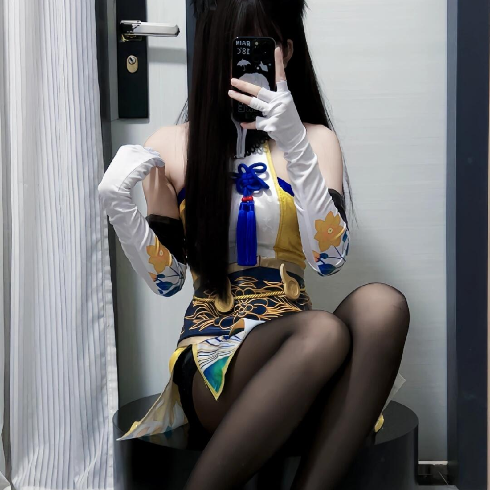 小唯/模特海报