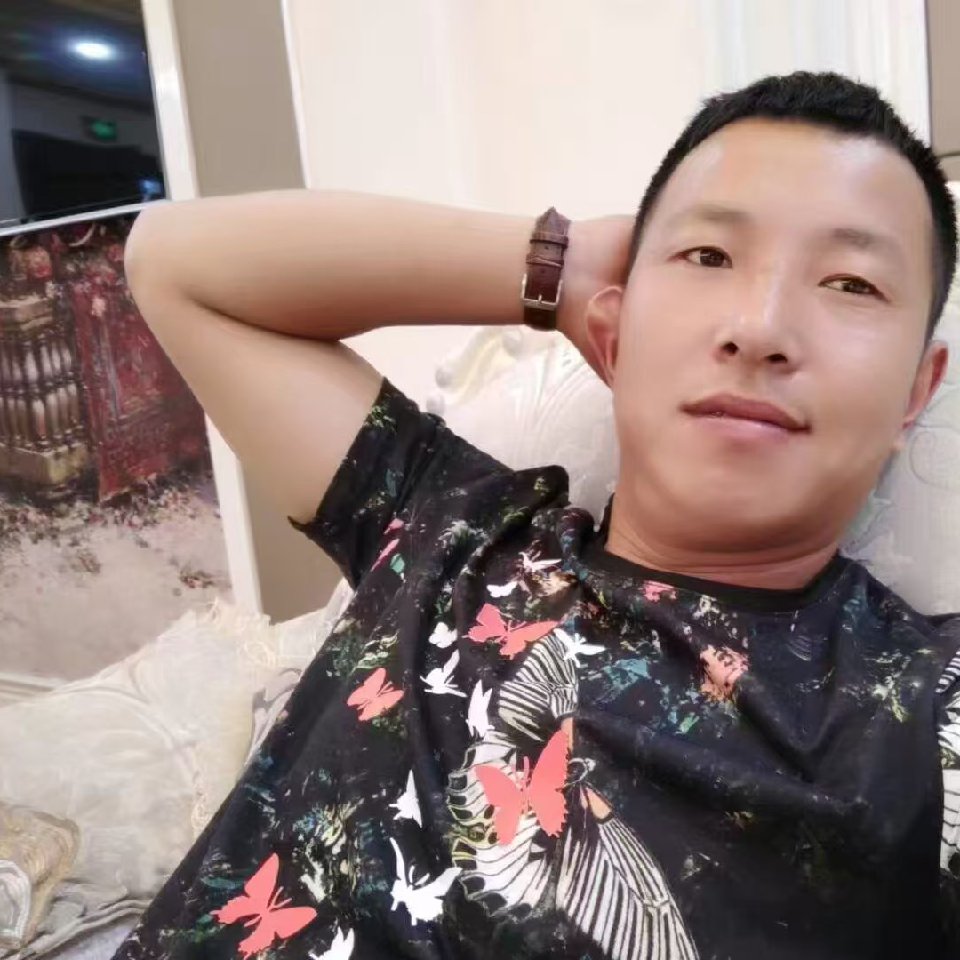 ☞给我揍他☞海报