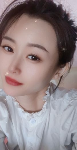 99。唱歌滴主播照片