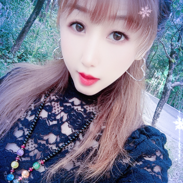 萌新嫣儿海报