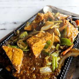 扯一下皮皮主播照片