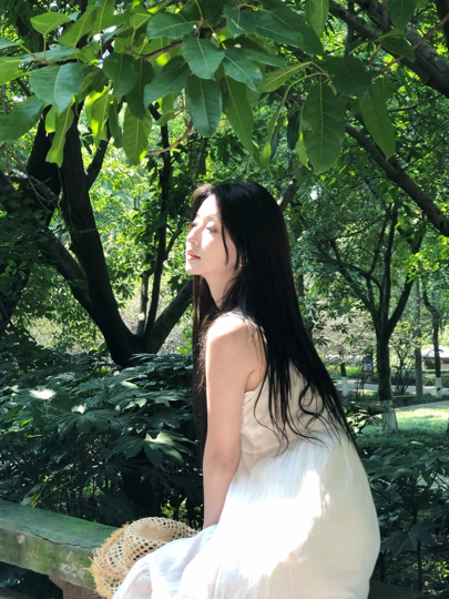 奶思求投喂海报