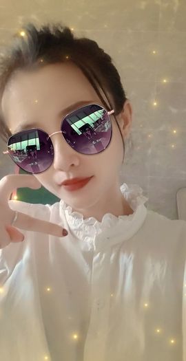 99。唱歌滴主播照片