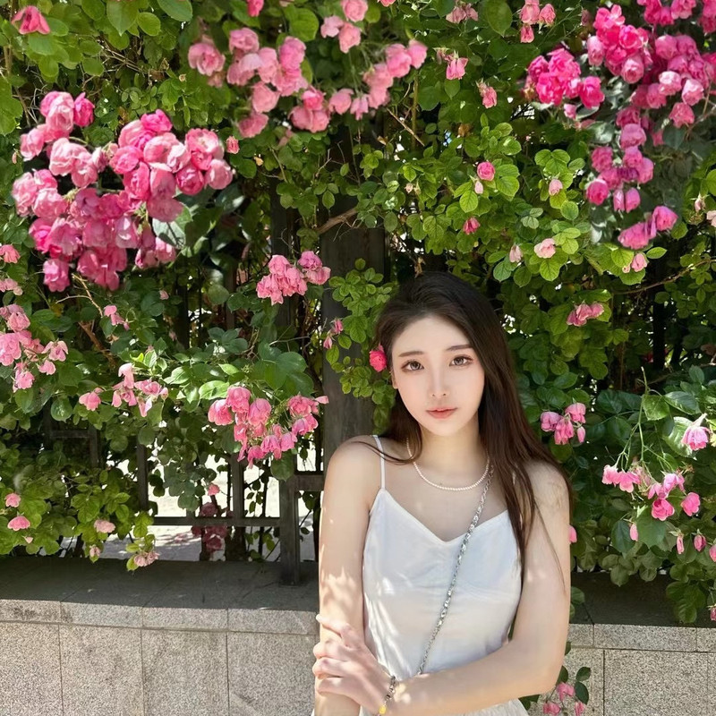 桃桃椰奶的主播海报