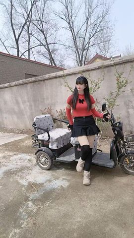 妞妞骑行三亚的图片