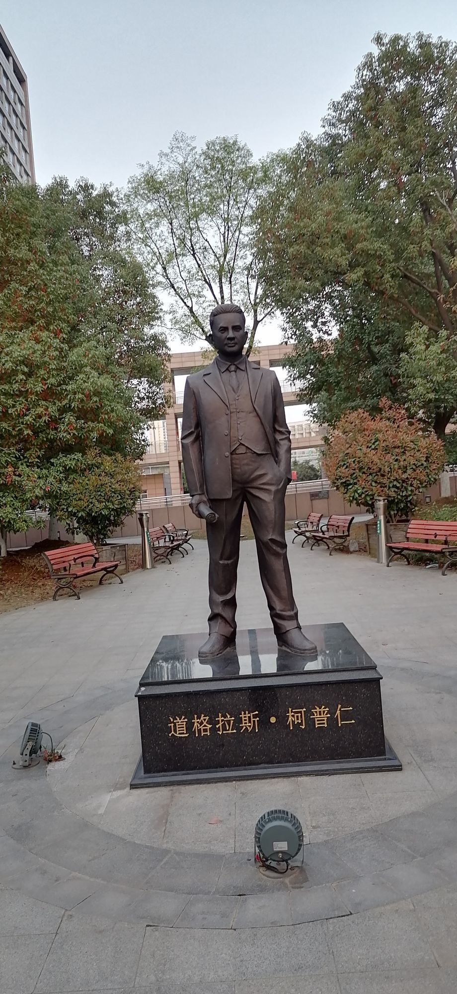 莲娟暹栏仁wazti的图片