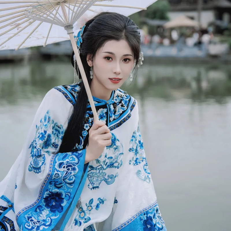 多米丶新人的主播海报