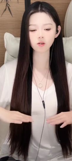 二两桃花醉今生的图片