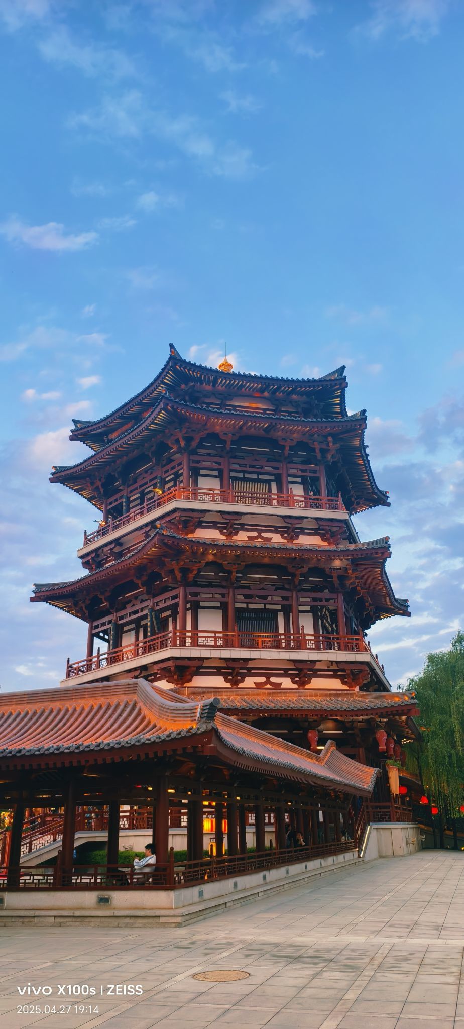 妞妞騎行全國主播圖片