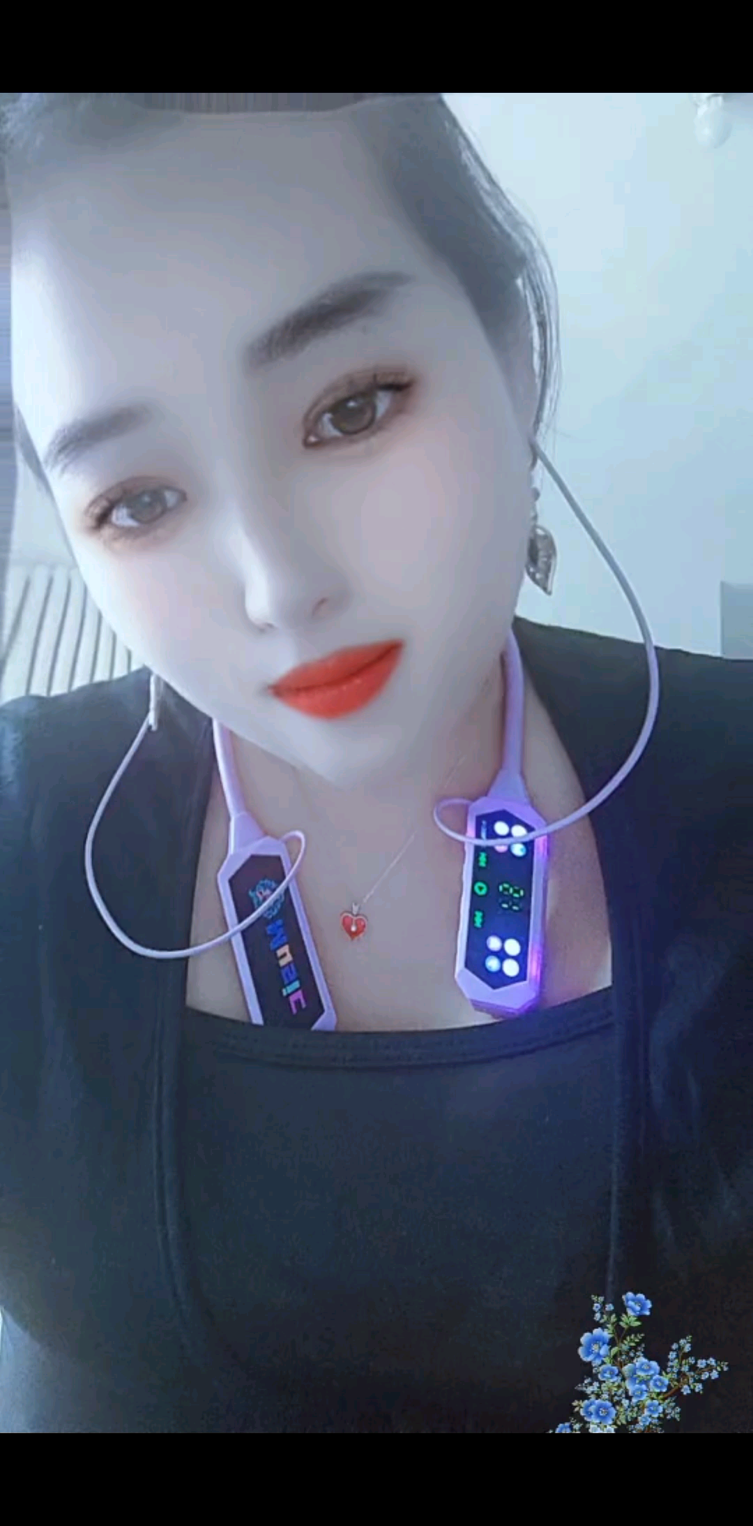 小兰妹爱唱歌不定时直播间