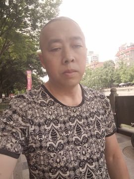 王久哥主播照片