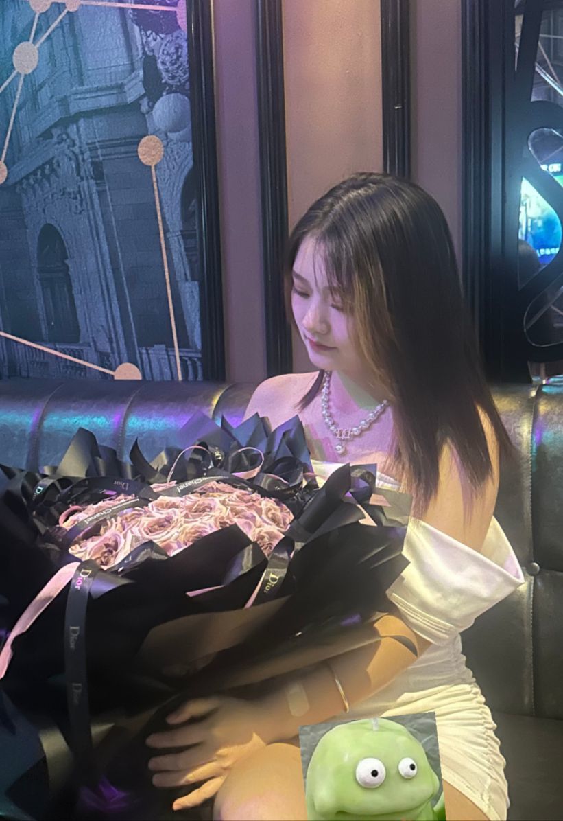 米娜🦋常欢喜主播图片