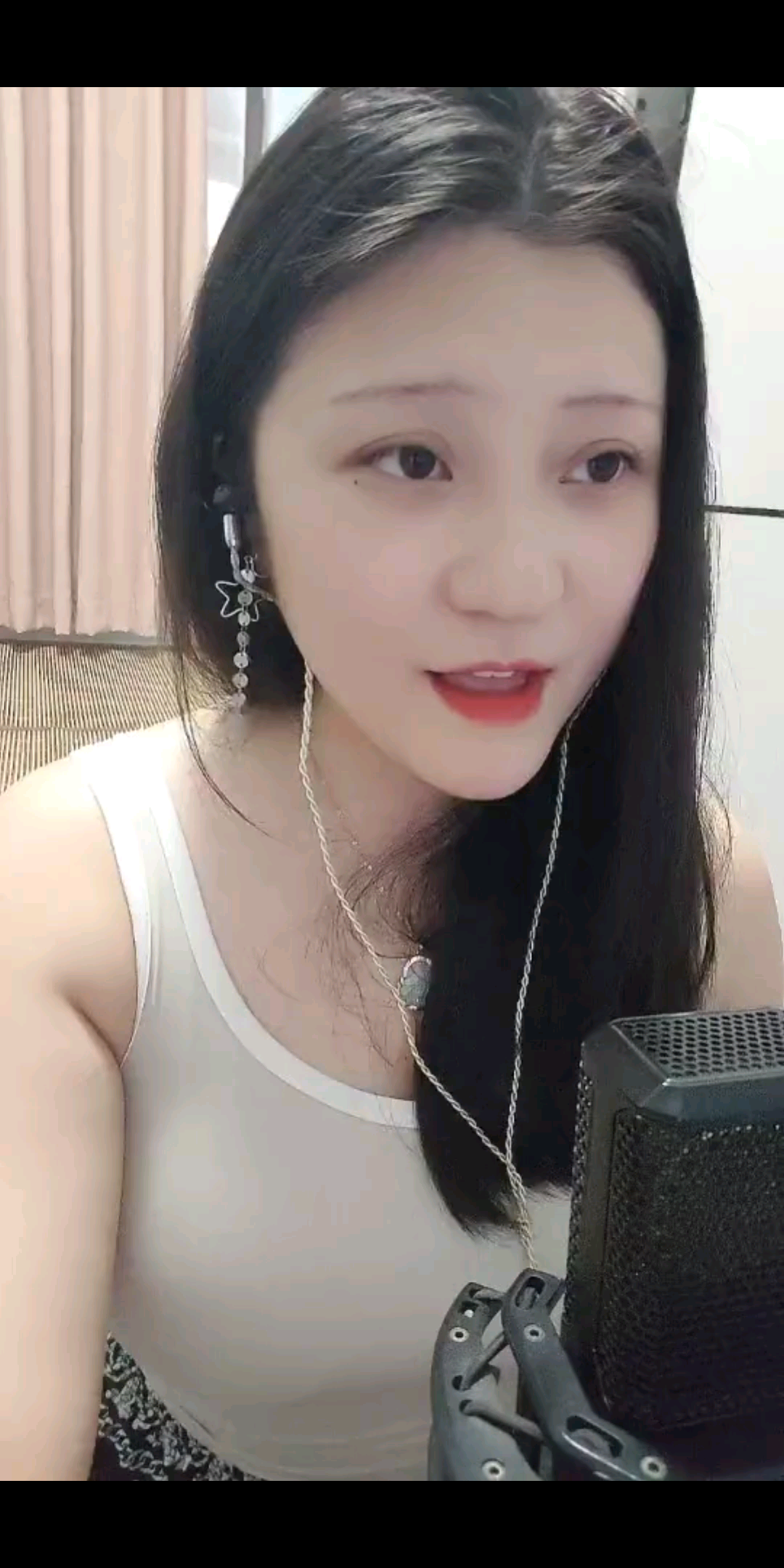 嘴巴嘟嘟嘟，嘟一下
