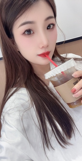 馨儿💋邀一起过生日主播照片