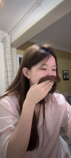 二两桃花醉今生的图片