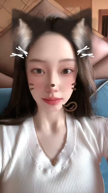 ，