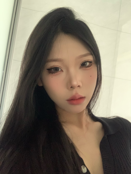 新人桃一海报