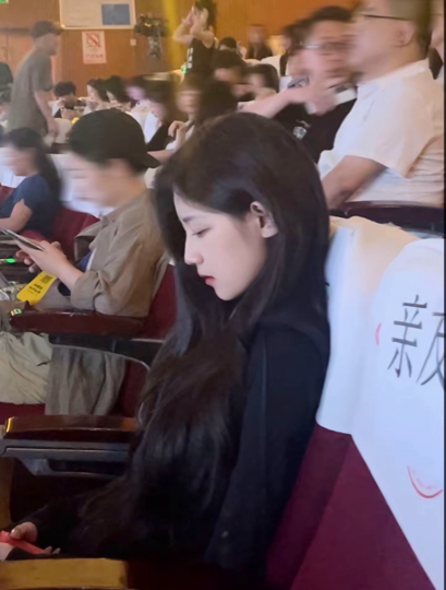 你的6阿海报