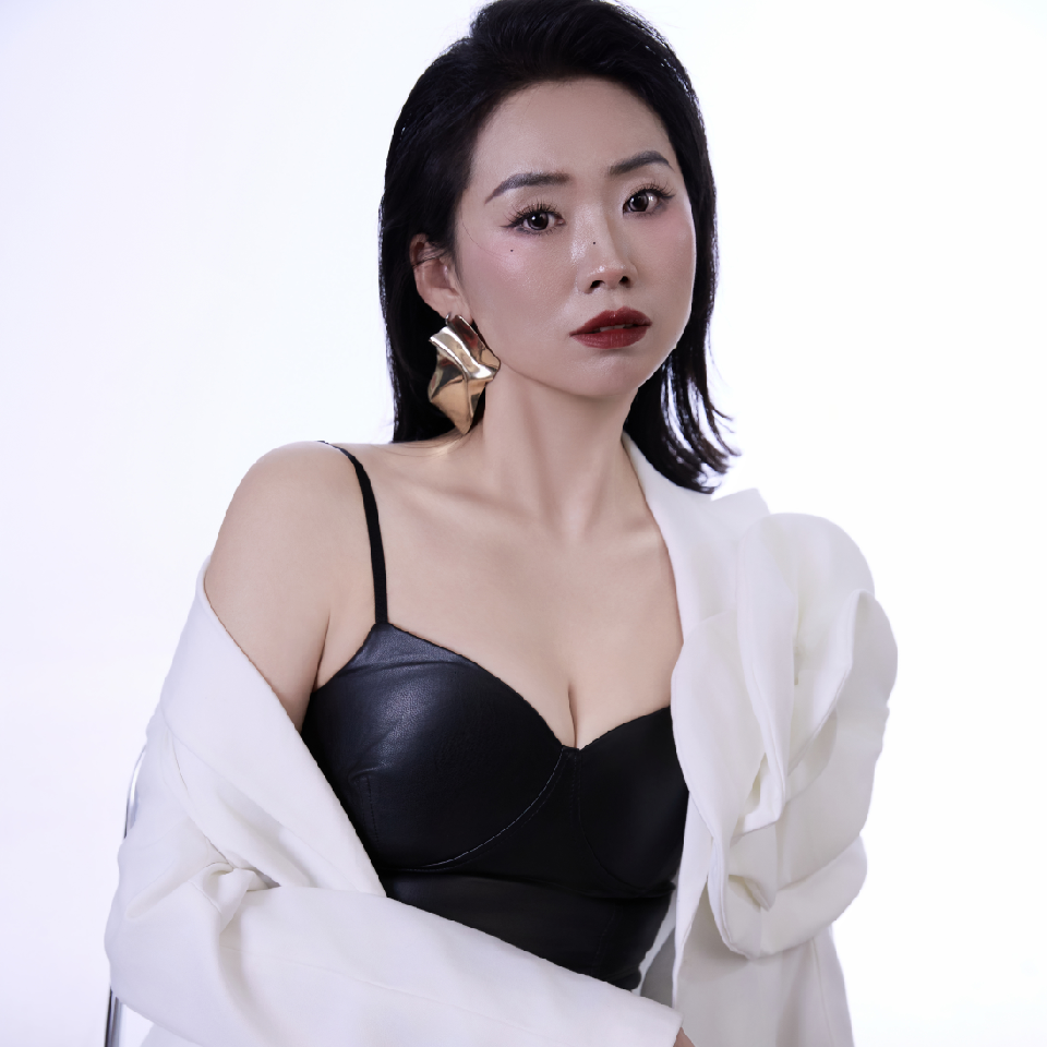 宝藏女孩甜萌海报