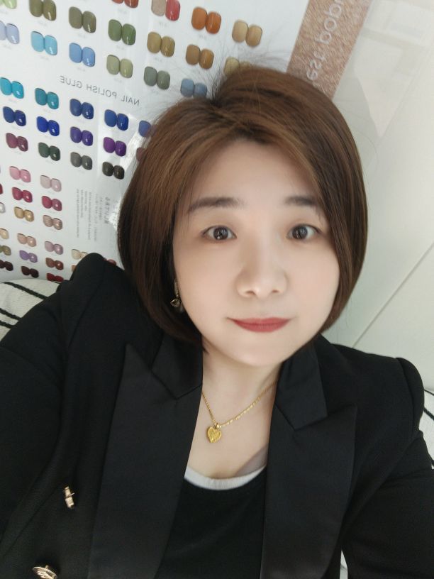单身女老板主播图片