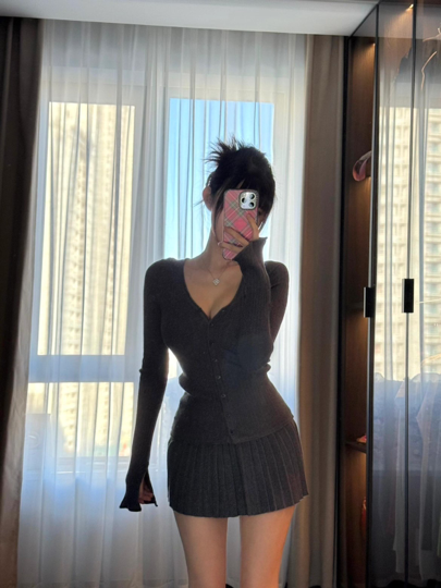 ❤️会唱歌的依依海报