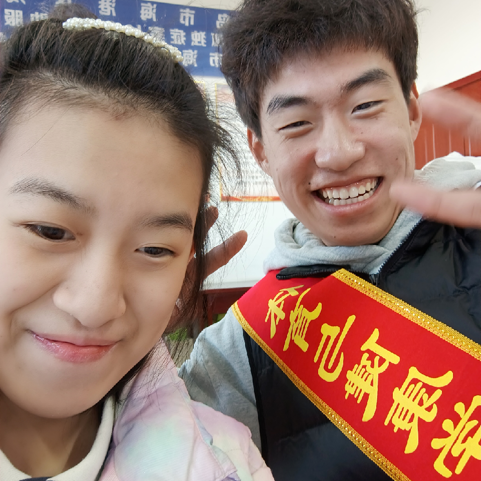 阳光女孩j6海报