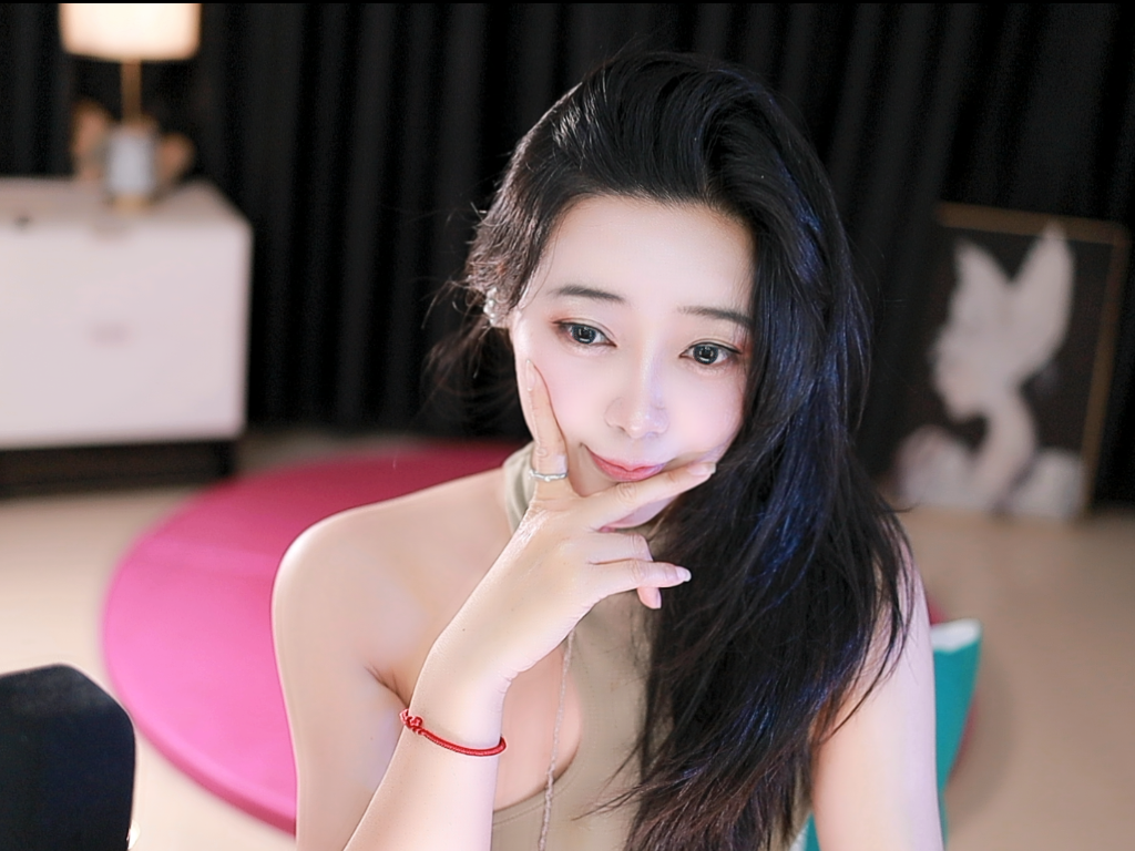 小小下凡渡劫中主播图片