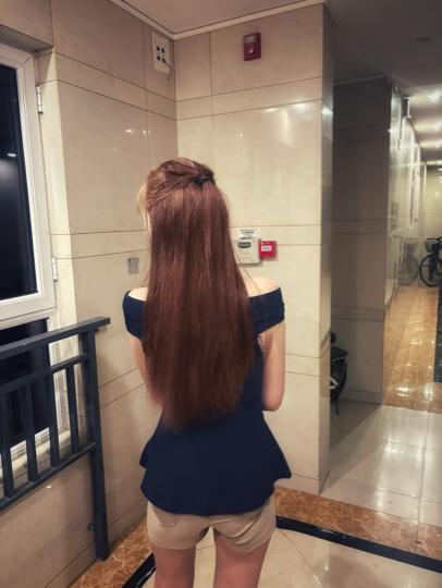 研研ovee海报