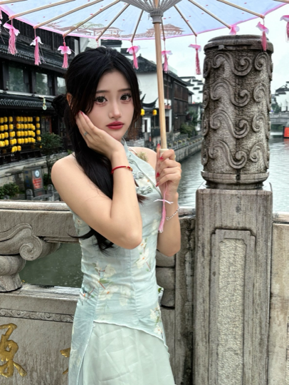萌新糯糯^_^休三天海报