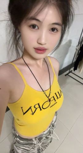 新人小沐沐主播照片