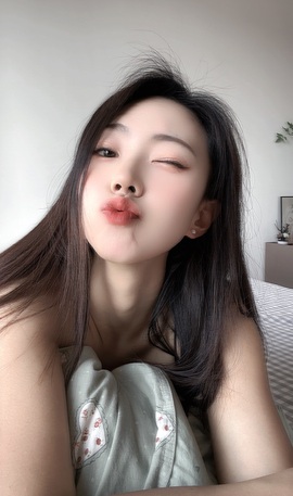 初雪🌞七月运气滚烫主播照片