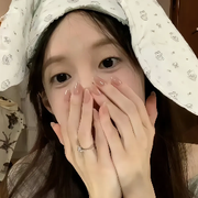 小新新新新新新👀海报