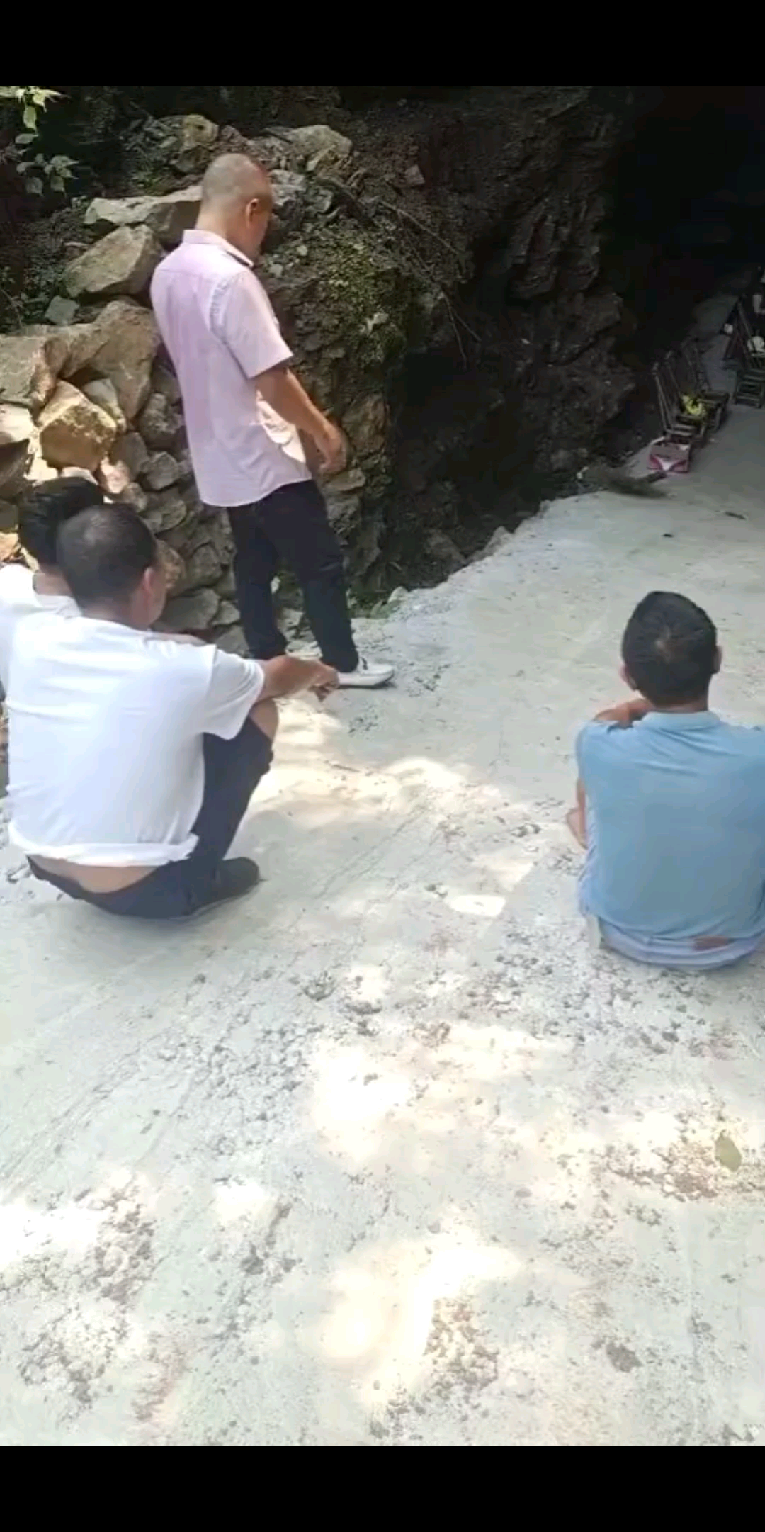 我的家乡，欢迎大家来黑鹊洞乘凉