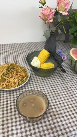 温婉不饿主播照片