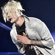 @卡卡卡一波头像