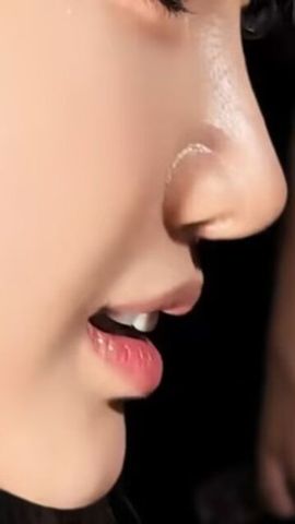 二两桃花醉今生的图片