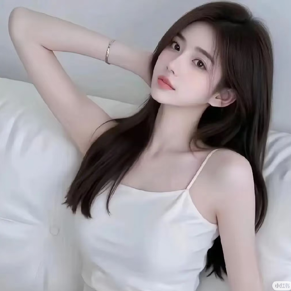 依诺🎀水灵灵海报
