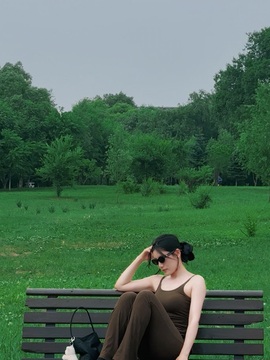 艺晗💕不舒服休主播照片