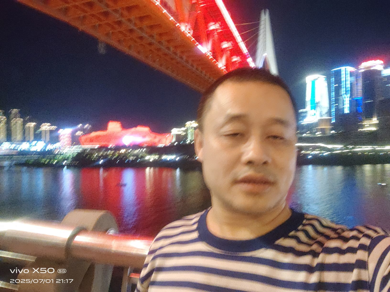 杨文海鼎流体育主播图片