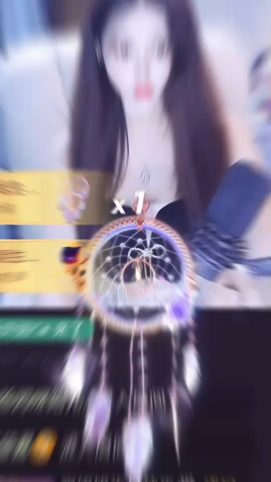 丘比特轻轻飞过月光下