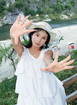 优雅菲13号周年庆的图片