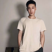 张奥。