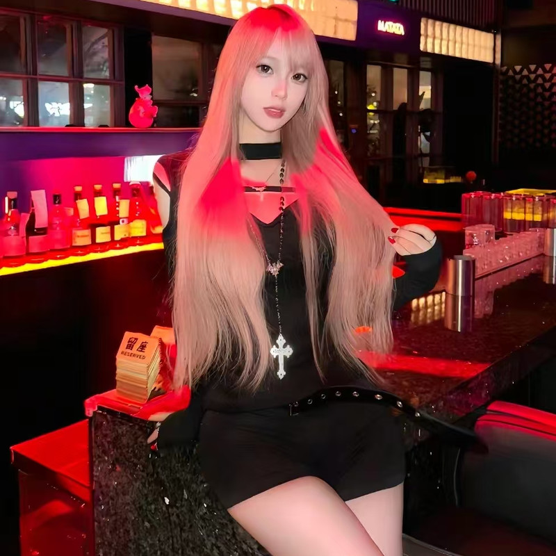 面包腹肌超人海报