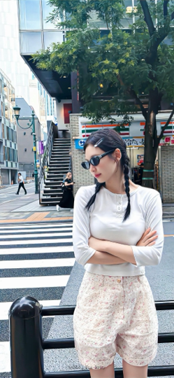 新人小意海报