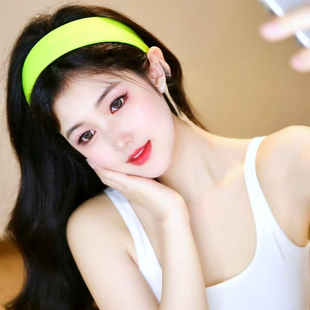 菲儿🌻加油海报